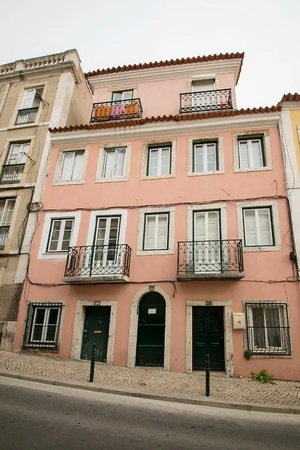 Designer Apartment In One Of Lisbon'S Trendiest Quarters Португалия