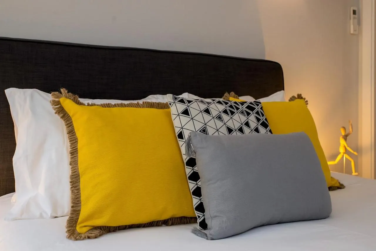 Designer Apartment In One Of Lisbon'S Trendiest Quarters 0*, Лиссабон