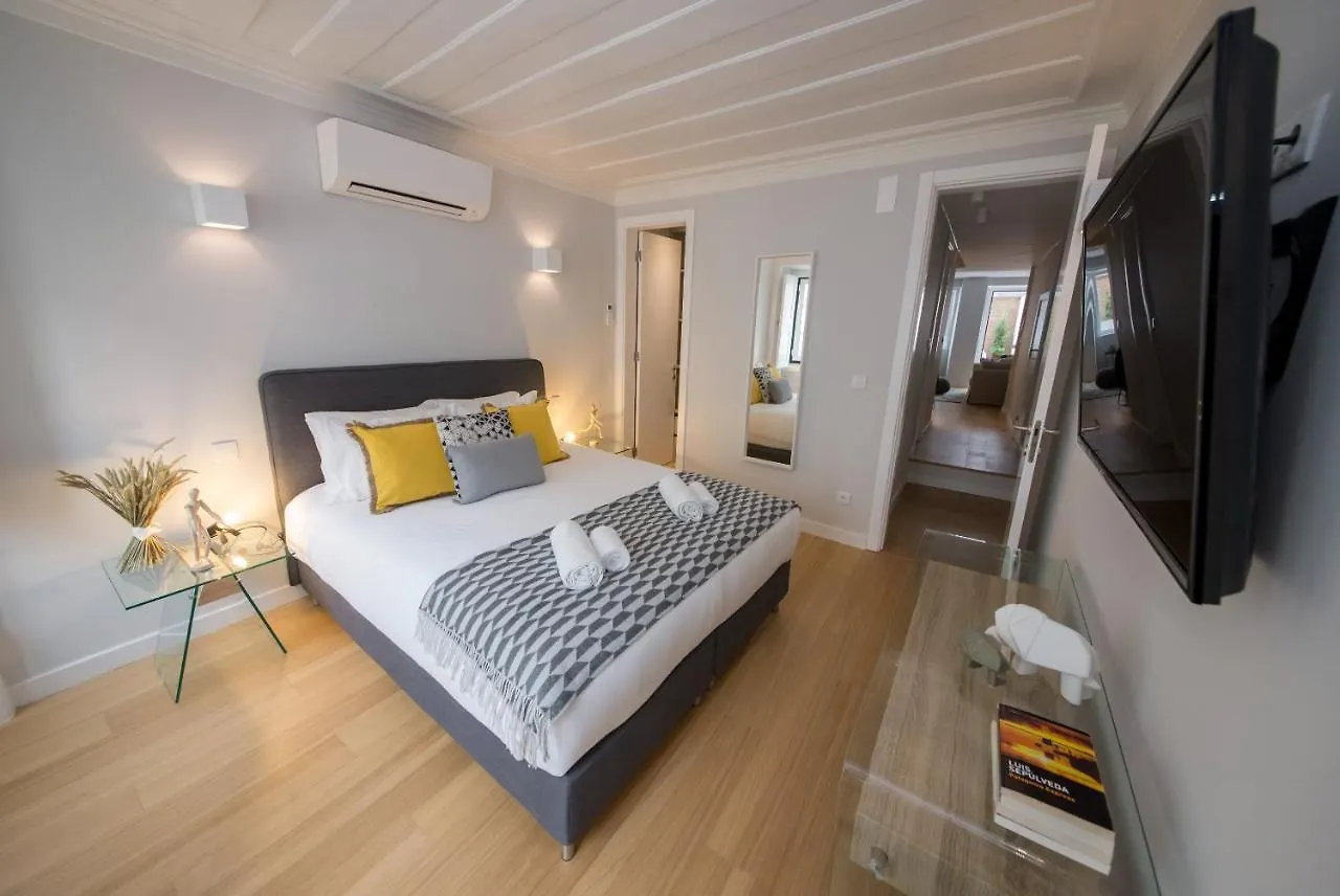Designer Apartment In One Of Lisbon'S Trendiest Quarters