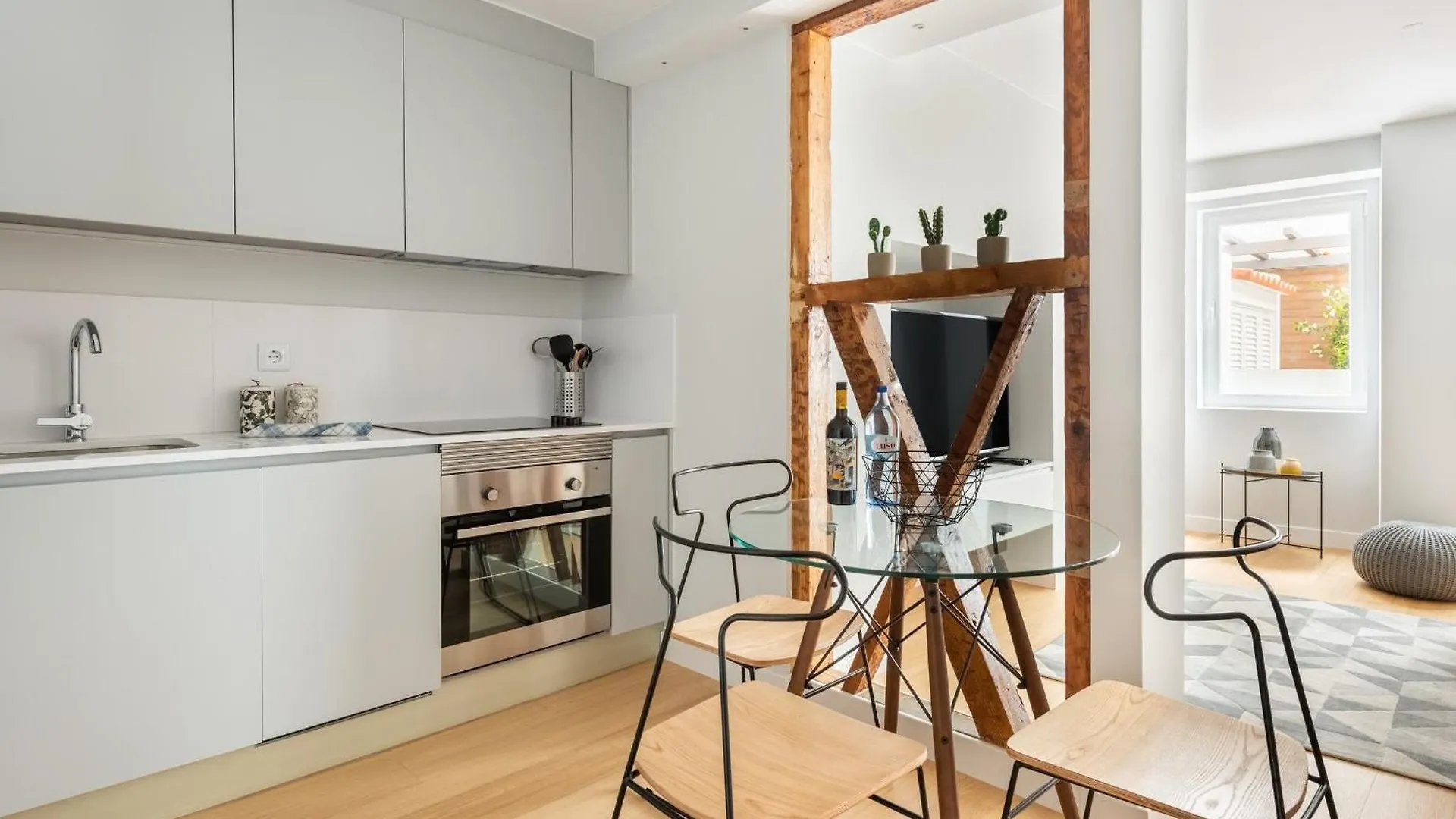 Designer Apartment In One Of Lisbon'S Trendiest Quarters 0*, Лиссабон Португалия
