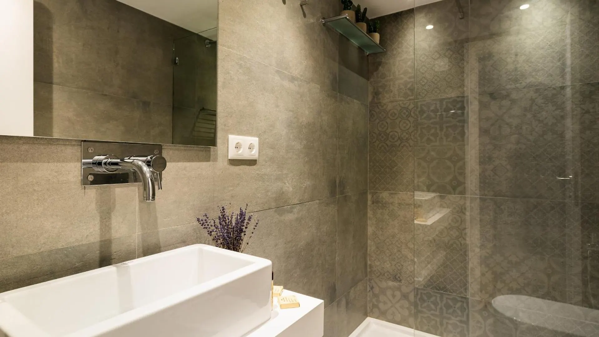 Designer Apartment In One Of Lisbon'S Trendiest Quarters 0*, Лиссабон Португалия