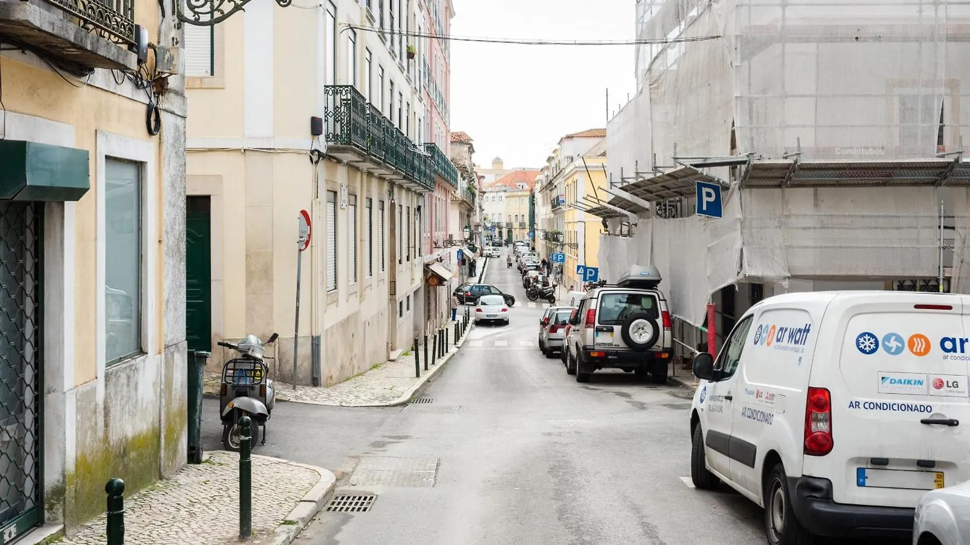 Designer Apartment In One Of Lisbon'S Trendiest Quarters Португалия